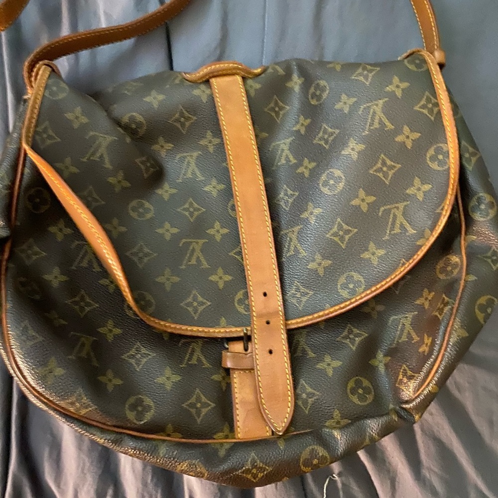 Authentic Louis Vuitton Samur 30